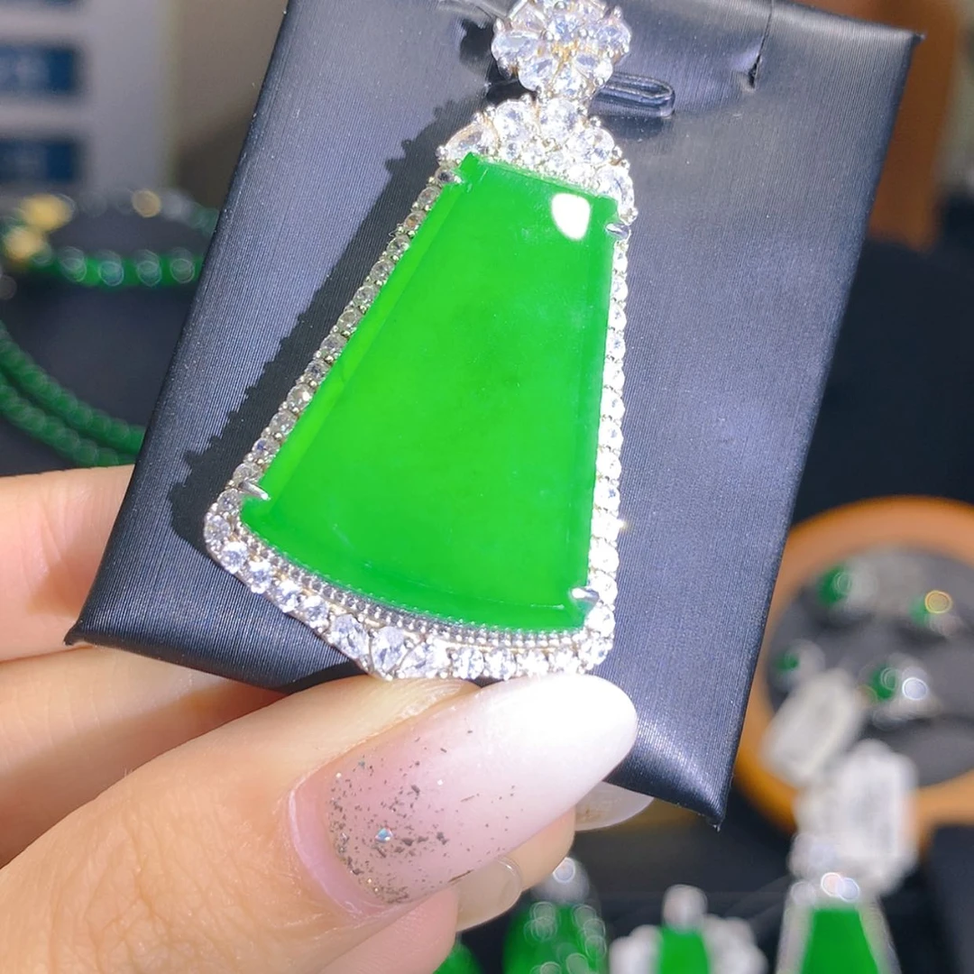 【闪购商品】颈饰银S925镶嵌翡翠6柒姐