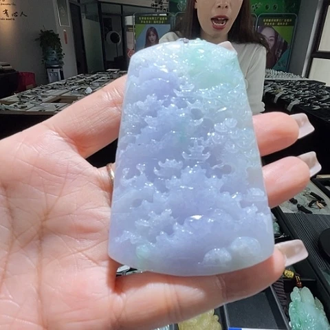 颈饰未镶嵌翡翠一个