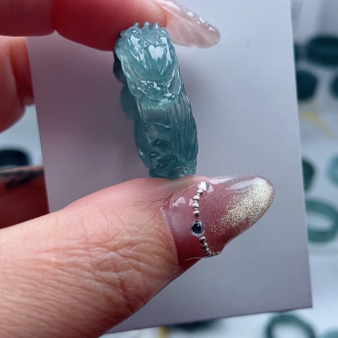 翡翠戒指未镶嵌翡翠