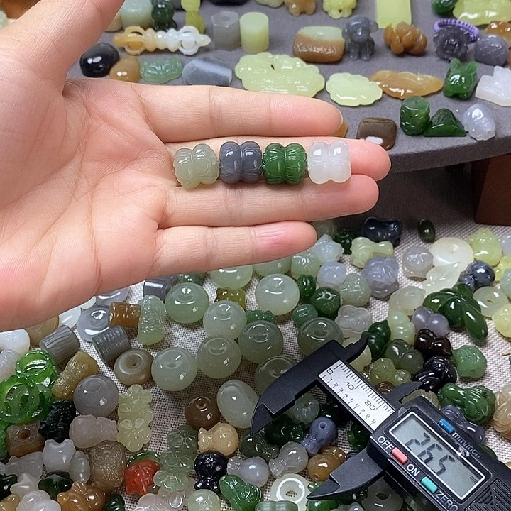 未镶嵌和田玉挂件并蒂莲128一个多样性发其一