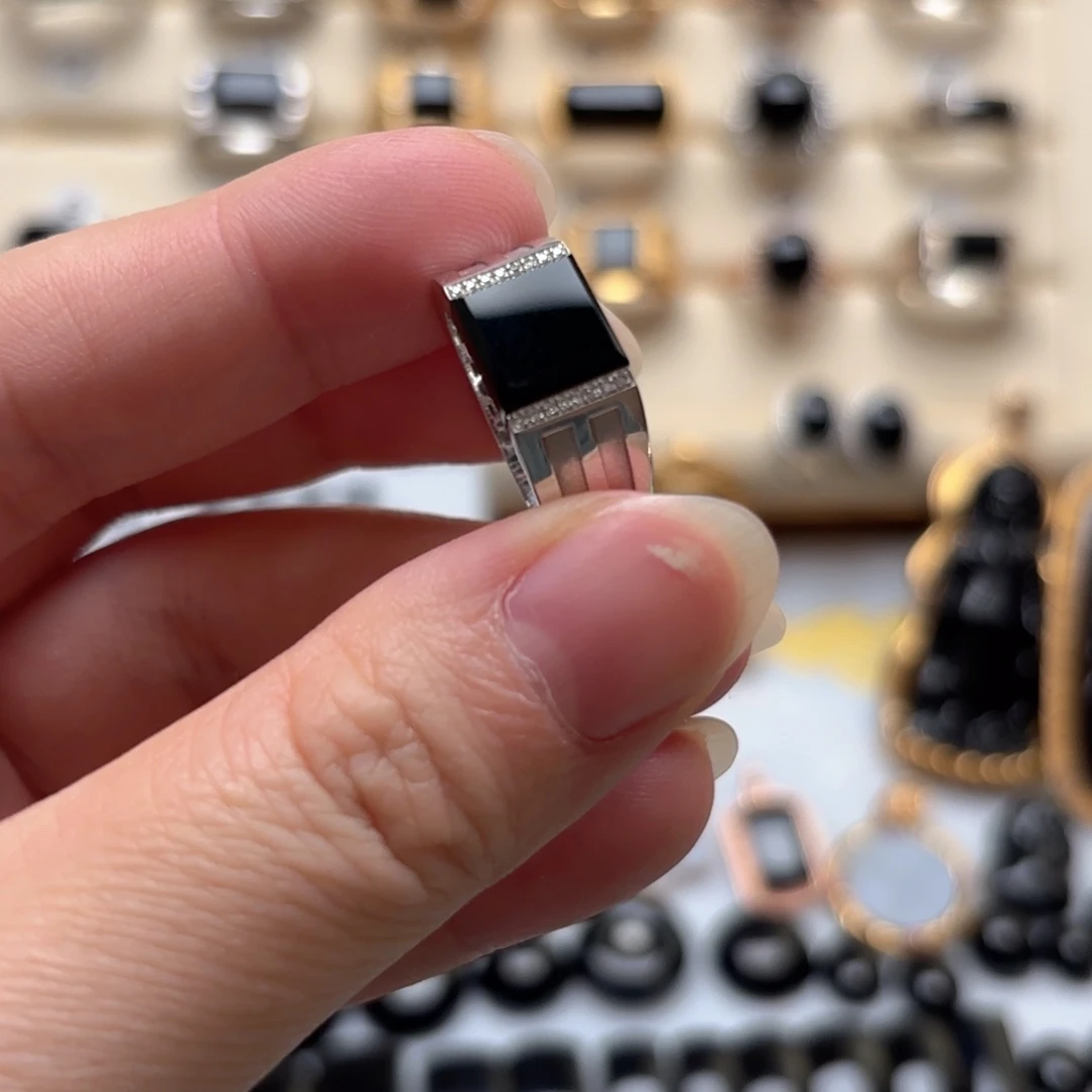 翡翠18K金镶嵌戒指缅甸翡翠