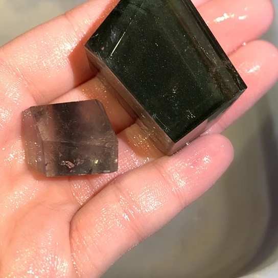未镶嵌珠宝半成品水晶山**外
