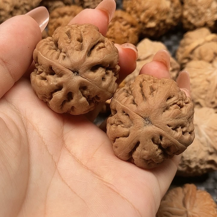 文玩核桃吊坠锦鲤王40