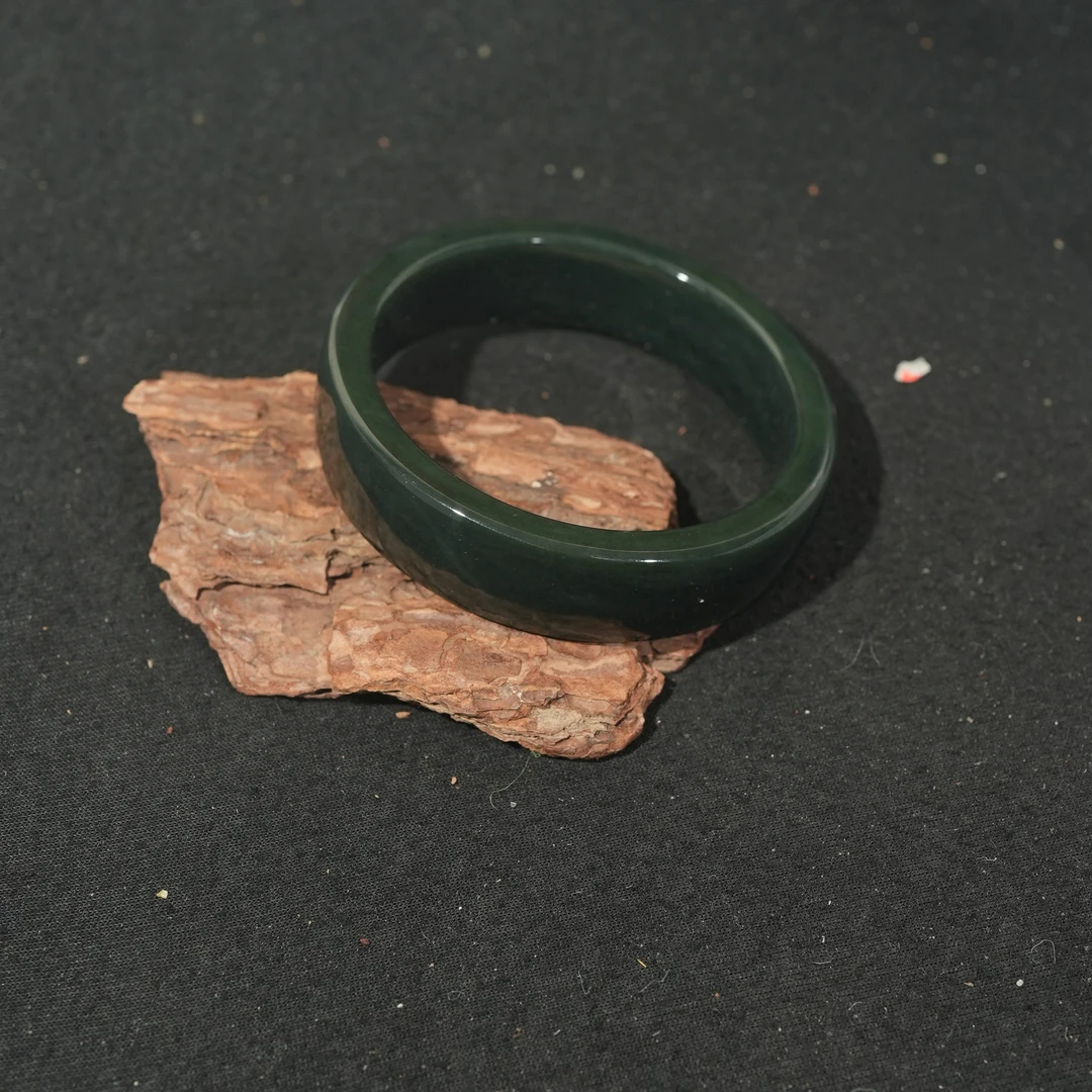 12.27香港王老板-和田玉手镯6z158