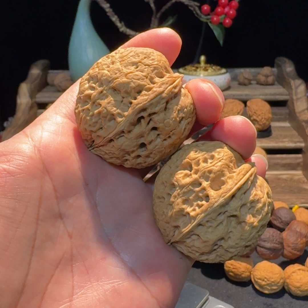 文玩核桃把件云南铁核桃22