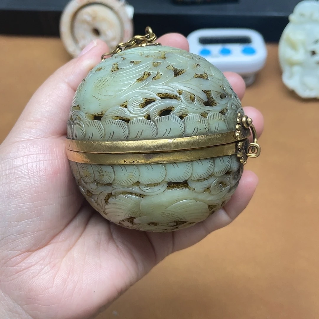 旺***意和田玉未镶嵌把件