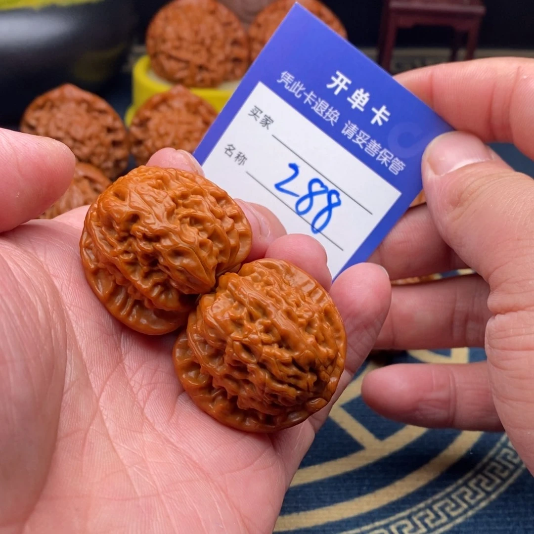 文玩核桃把件王*白狮子35
