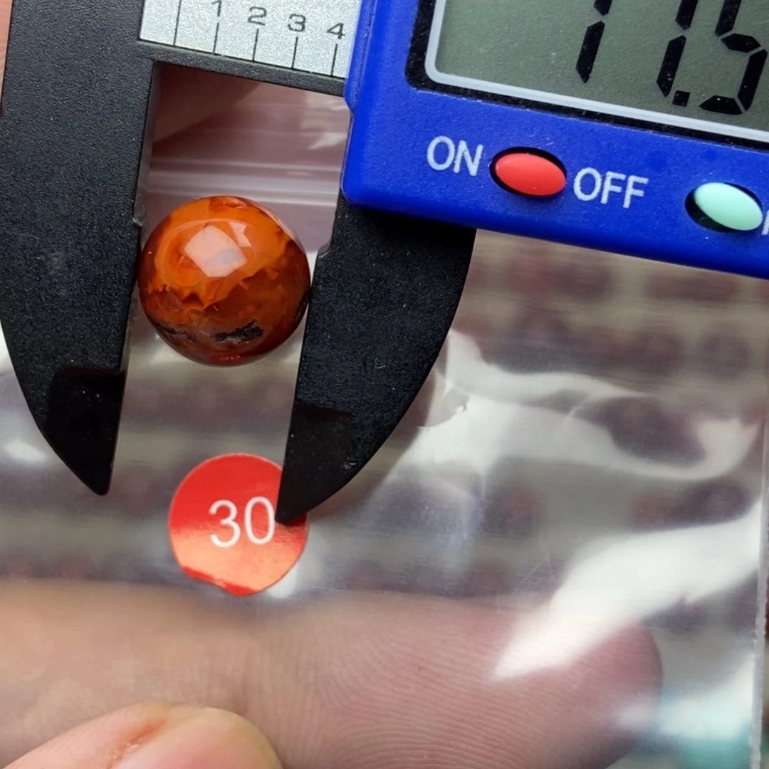 南红玛瑙未镶嵌南红玛瑙有瑕疵