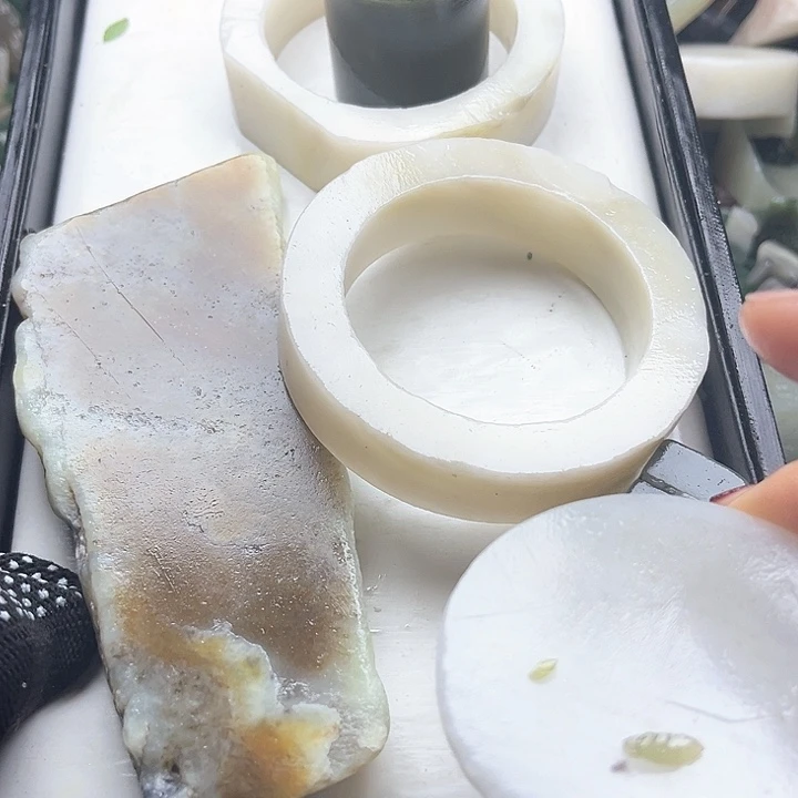 和田玉（糖玉）和田玉边角料9K金镶嵌唯****下