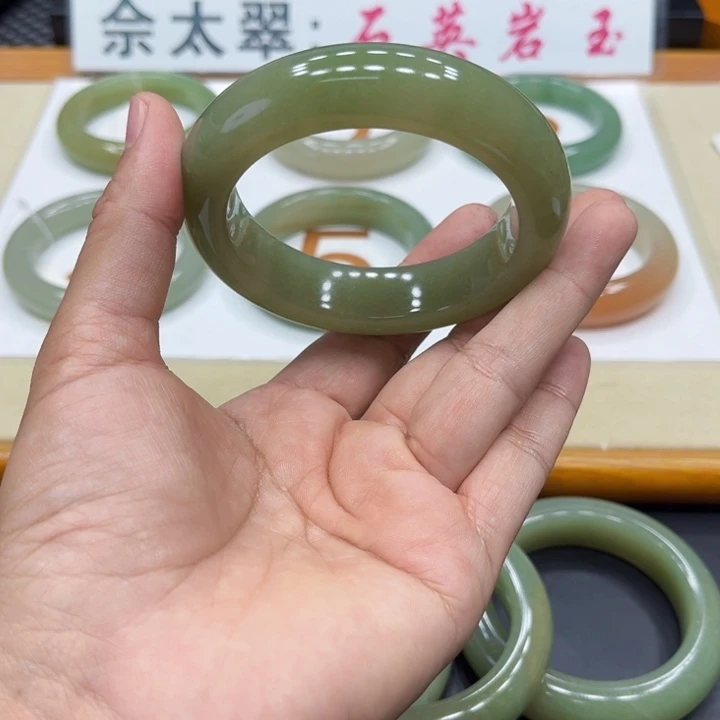 未镶嵌手镯石英质玉用****1