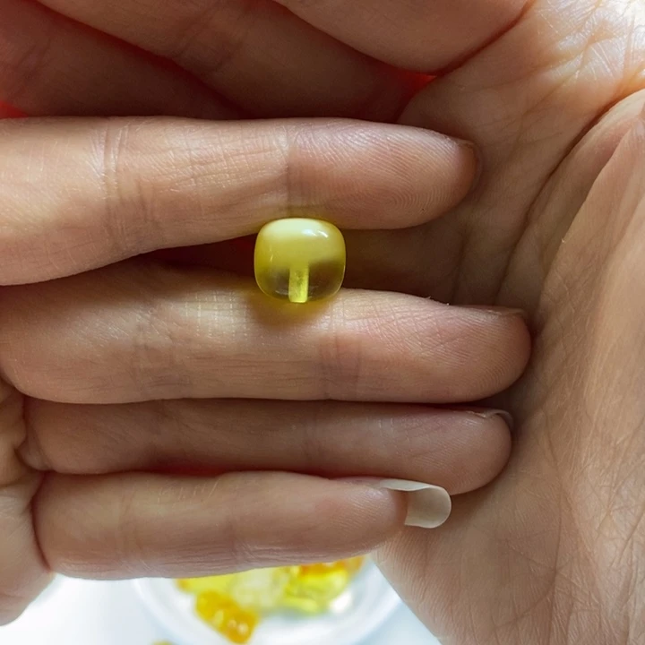 蜜蜡裸石未镶嵌大****✿尺寸11，微瑕