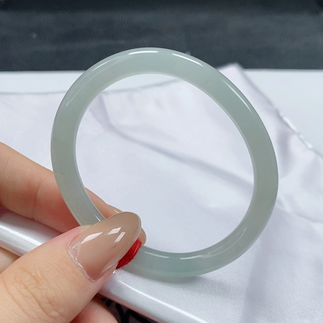 【闪购商品】翡翠手镯（贵妃镯）未镶嵌358号