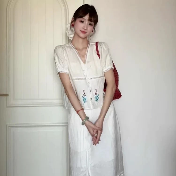 亚麻绣花图案蕾丝镂空花边拼接上衣半裙套装#8955