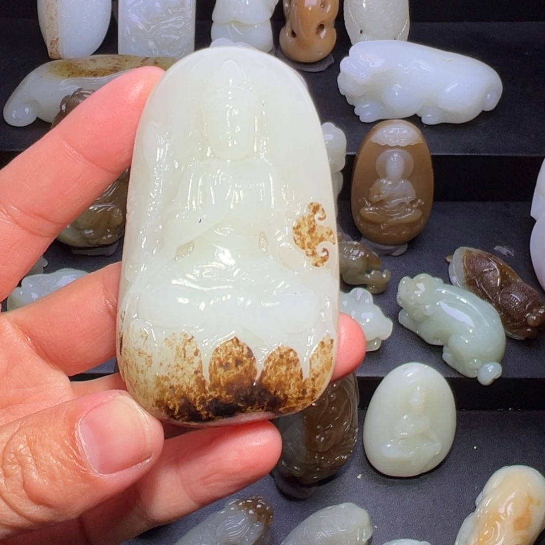 天***息和田玉（糖玉）未镶嵌颈饰