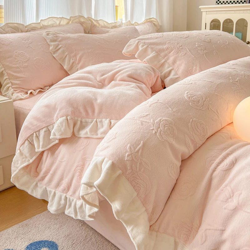 韩版全消光雕花牛奶绒四件套毛绒被套亲肤柔软带花边珊瑚绒床笠款