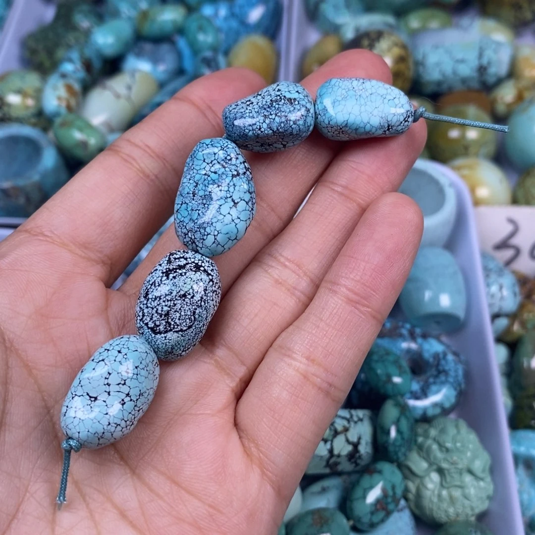 绿松石未镶嵌颈饰