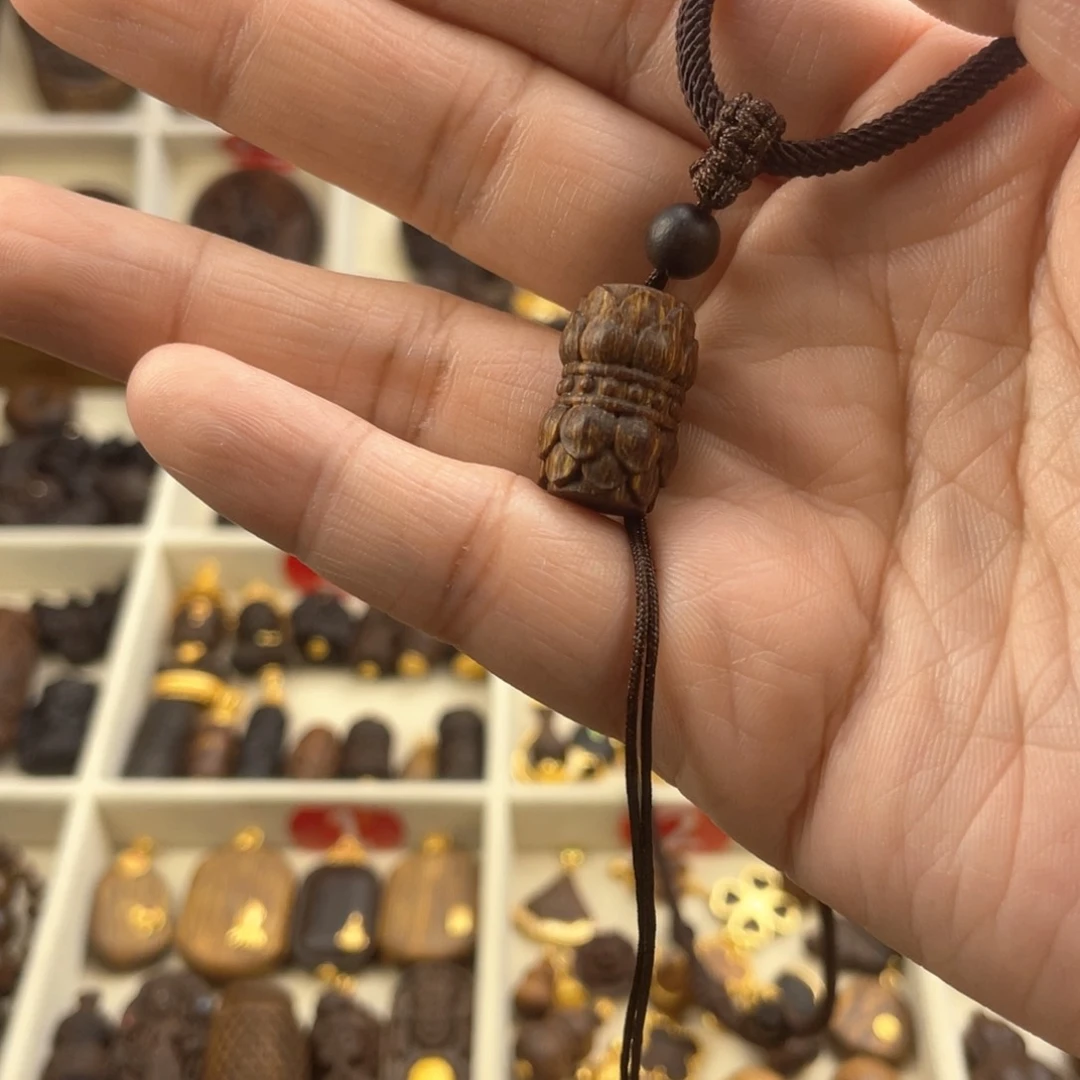 木质类并蒂莲脖挂吊坠一套