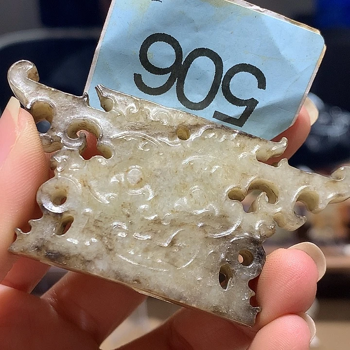 龙***士和田玉未镶嵌挂件