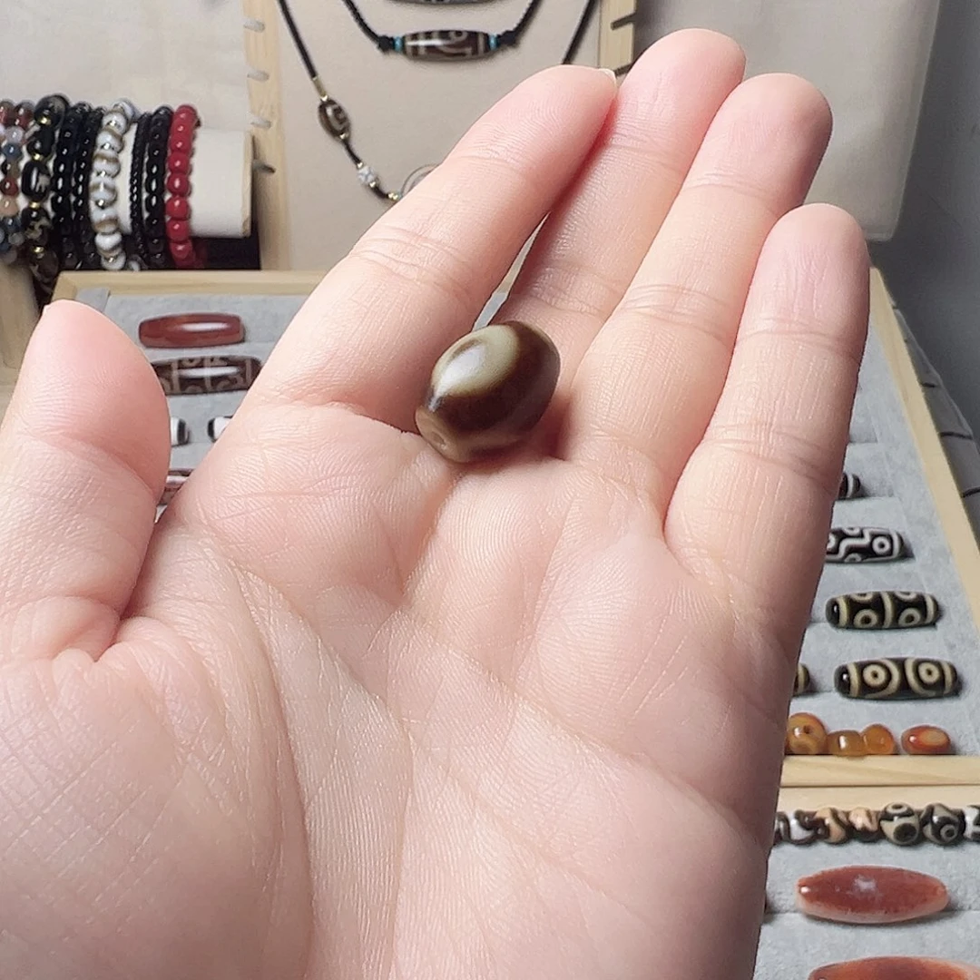 玛瑙/玉髓颈饰合金上**照