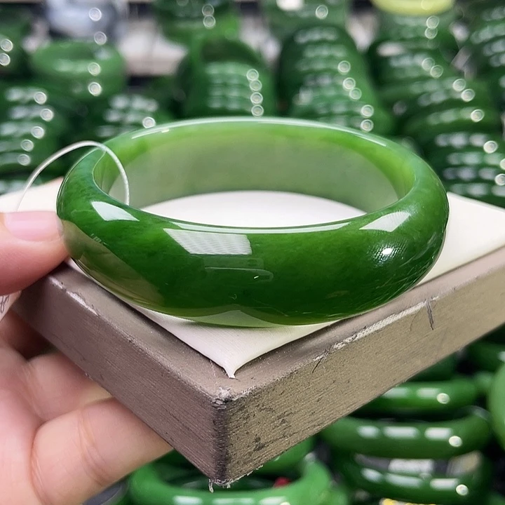 未镶嵌手镯和田玉（碧玉）