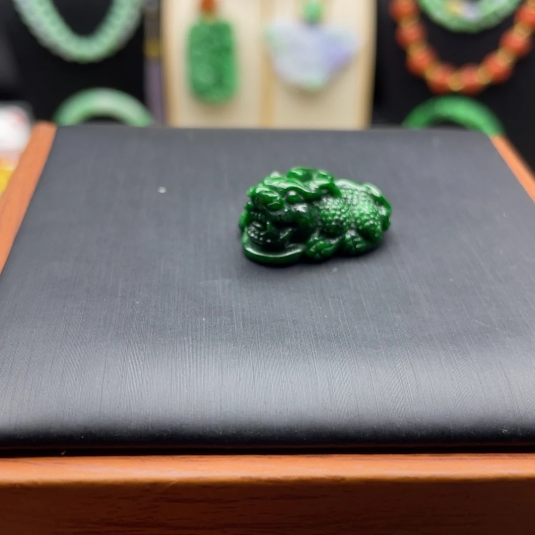 翡翠未镶嵌颈饰翡翠貔貅