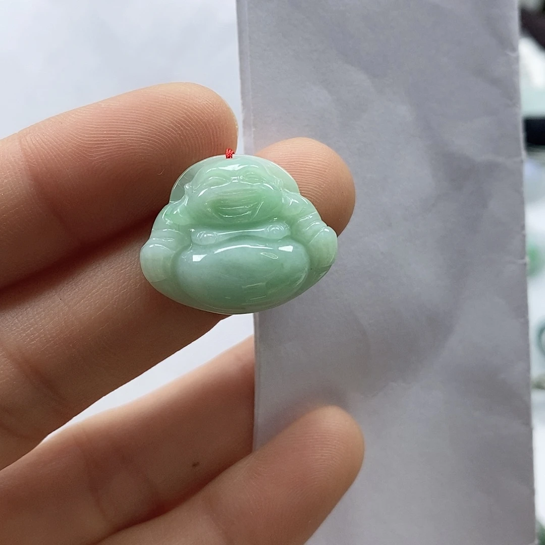 翡翠颈饰未镶嵌佛公