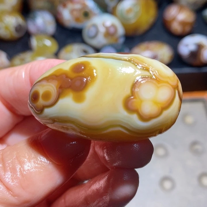 未镶嵌玛瑙/玉髓珠宝半成品64