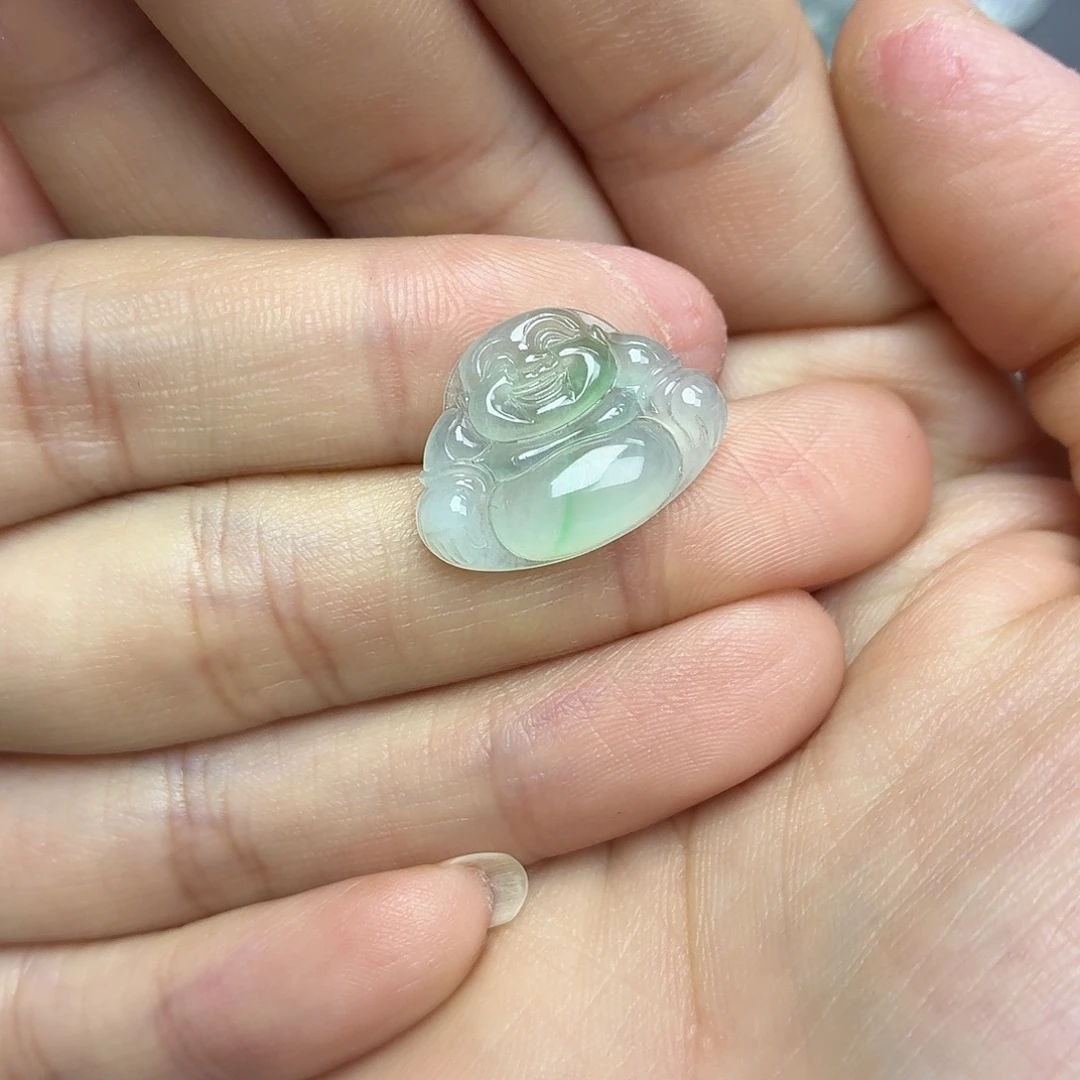 翡翠未镶嵌颈饰冰飘绿佛