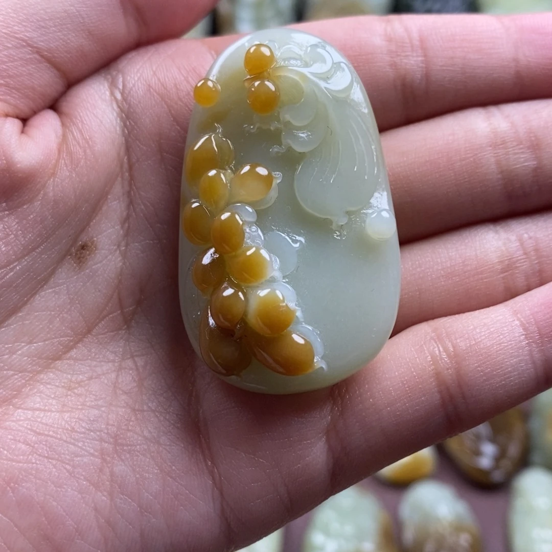 吊坠(不含链)未镶嵌和田玉（糖玉）