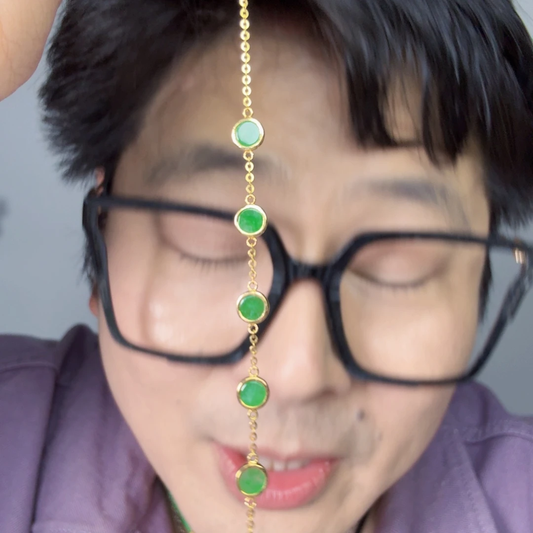 翡翠18K金镶嵌颈饰一件