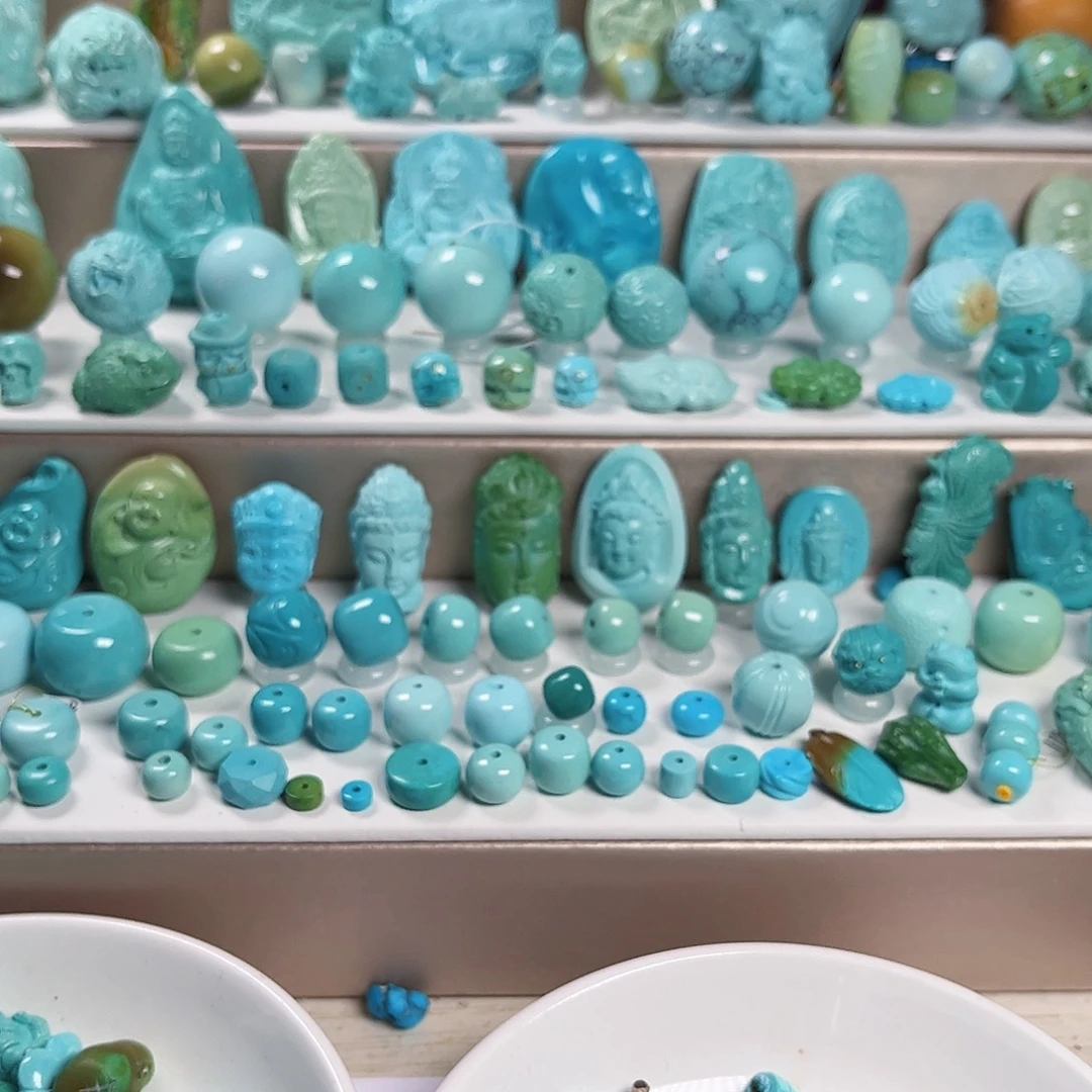 绿松石未镶嵌珠宝奇石