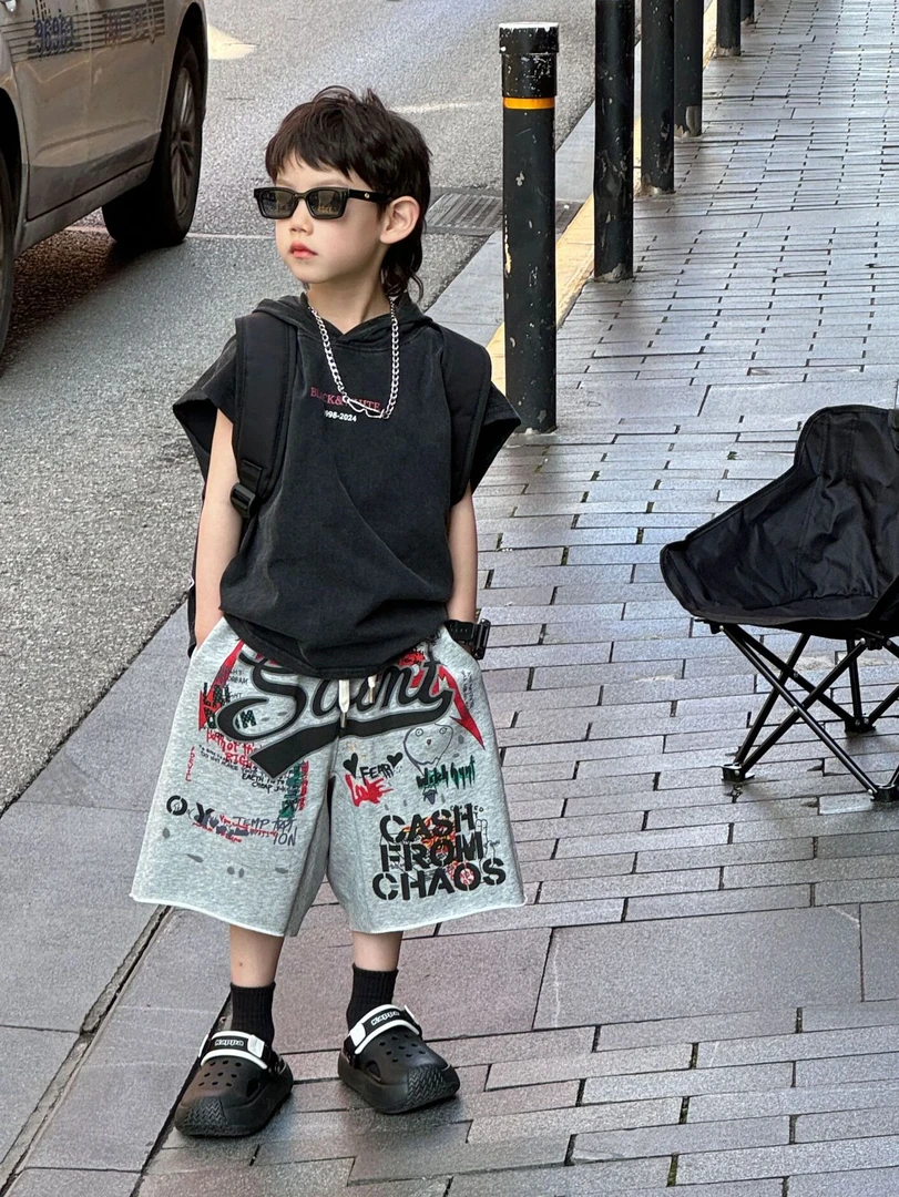 男童2025夏季儿童连帽套装韩系无袖背心涂鸦短裤潮范宽松两件套潮