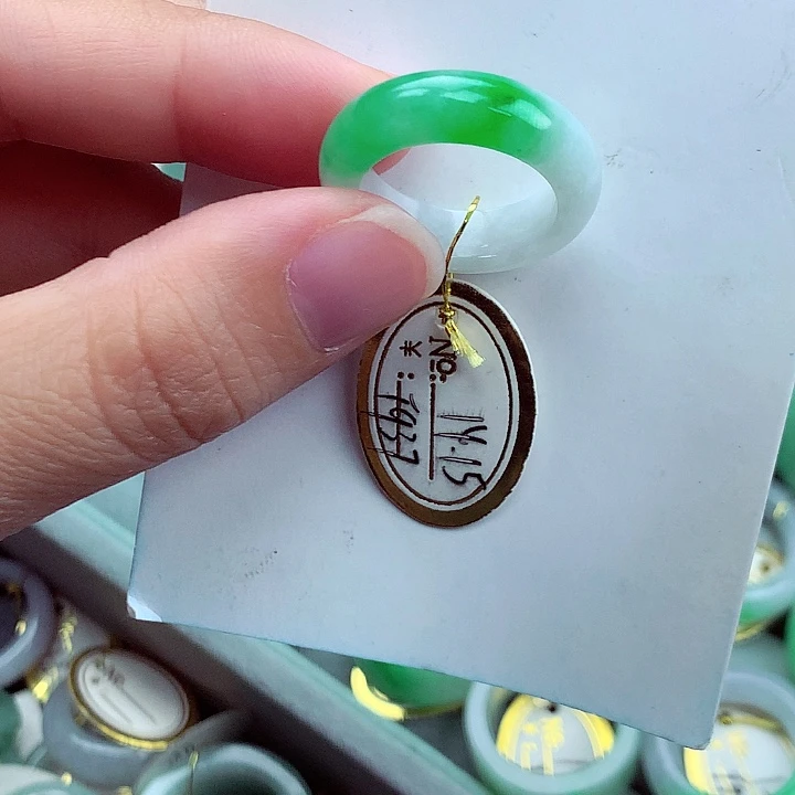 翡翠未镶嵌戒指14.15号