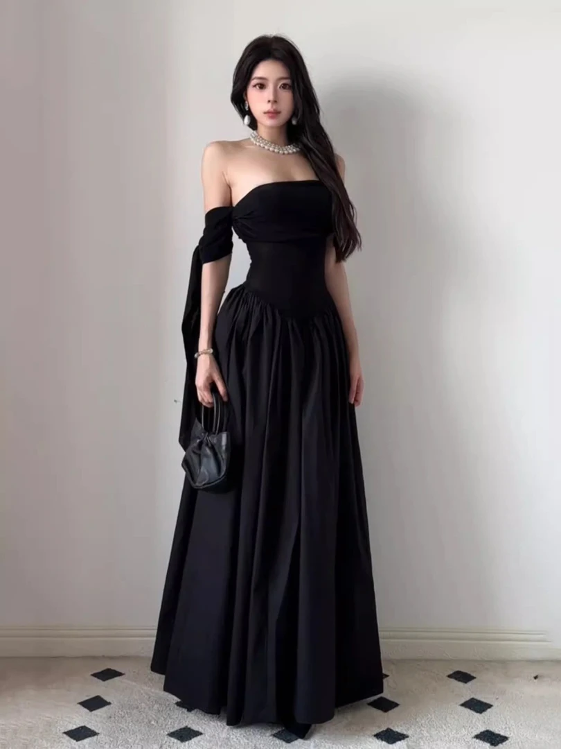 法式2025一字肩赫本黑色风纯色连衣裙礼服气质夏季高级感过膝长裙