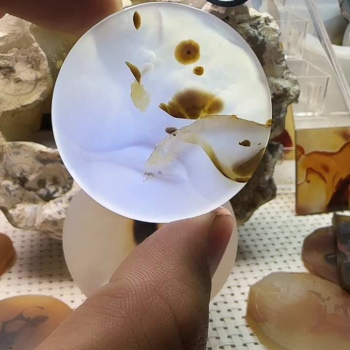 玛瑙/玉髓未镶嵌珠宝奇石