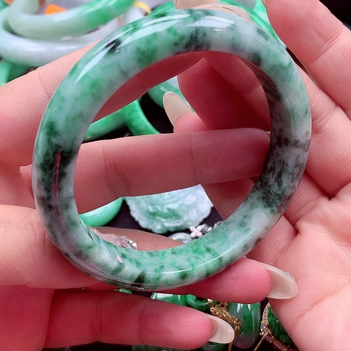 翡翠未镶嵌手镯翡翠手镯