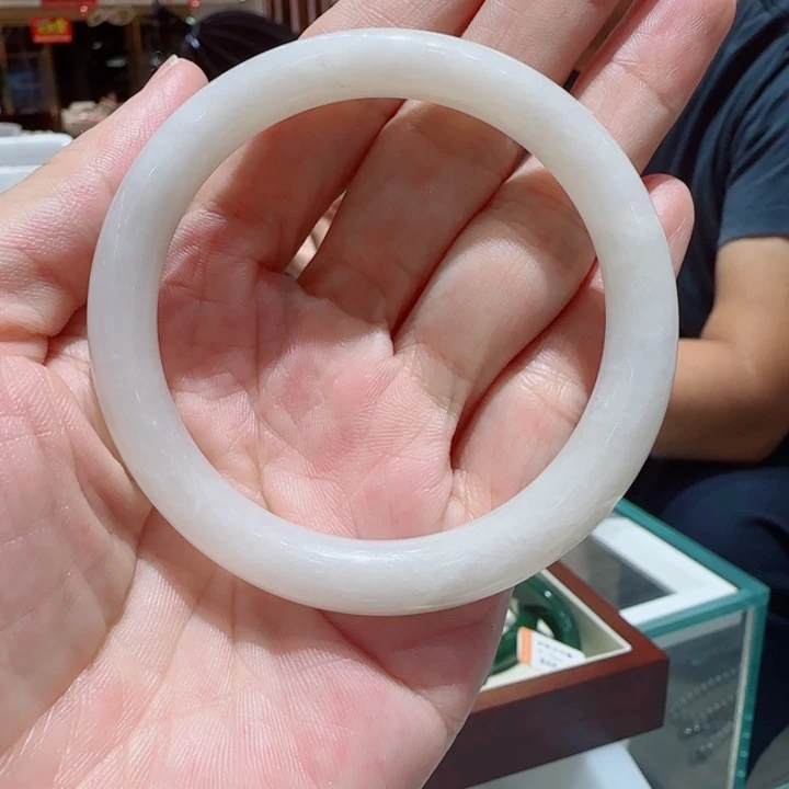 未镶嵌手镯和田玉4