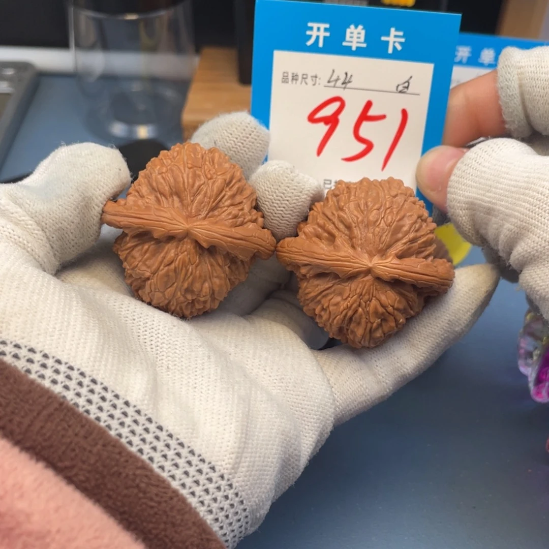 核桃文玩核桃白狮子