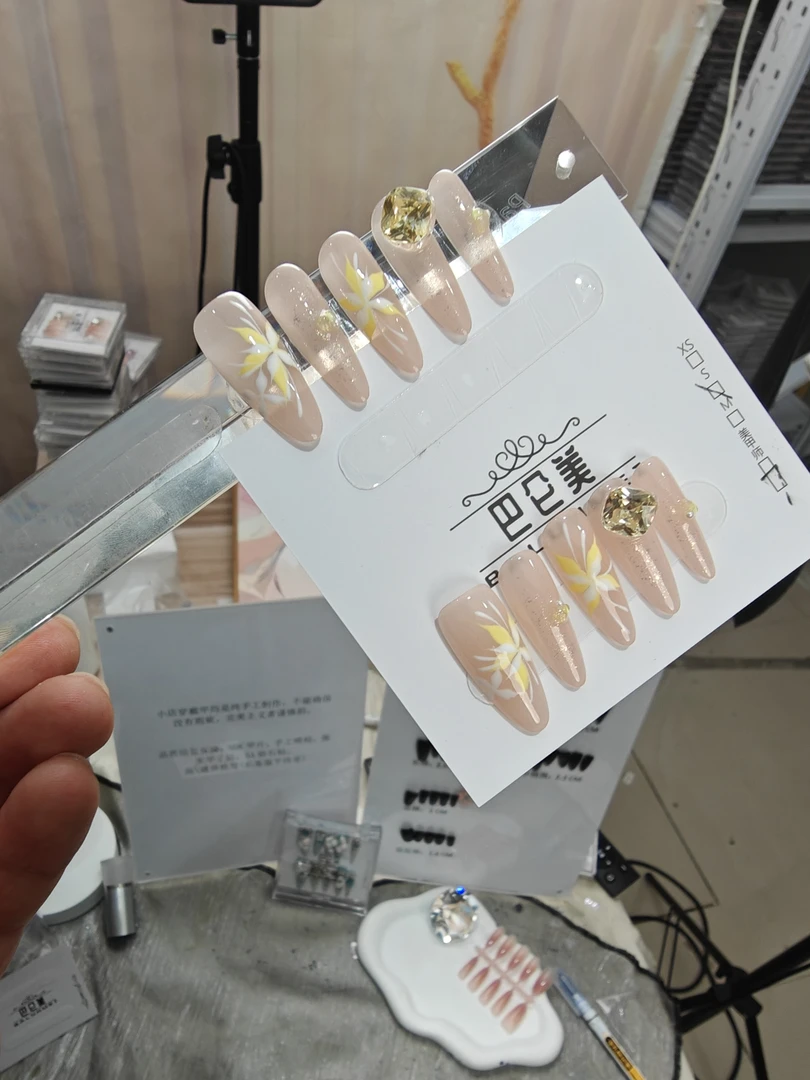 巴仑美【心动绽放】纯手工穿戴甲 高级手绘穿戴甲 婚纱定制美甲