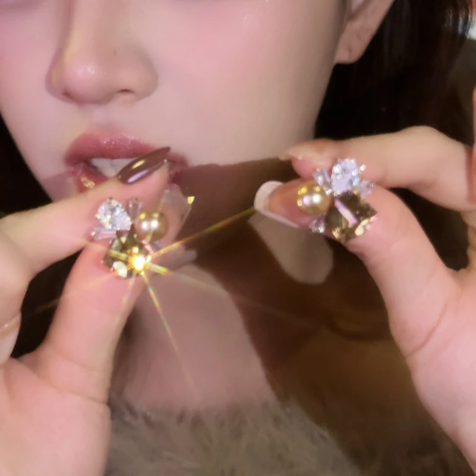 铜合金仿珍珠耳饰  法式小众设计方糖锆石耳饰女气质珠珠新款耳钉