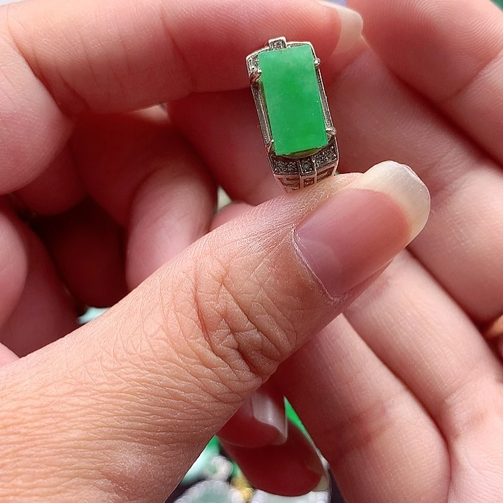 翡翠银S925镶嵌颈饰翡翠