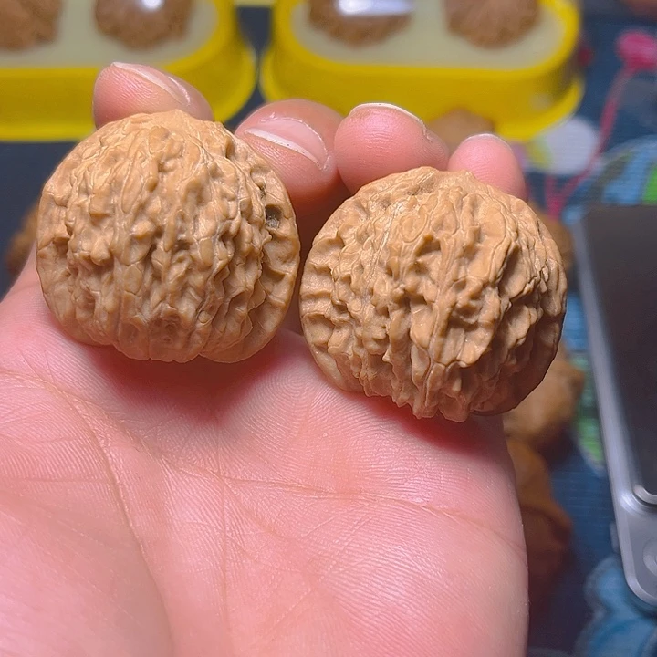 文玩核桃吊坠黄杆