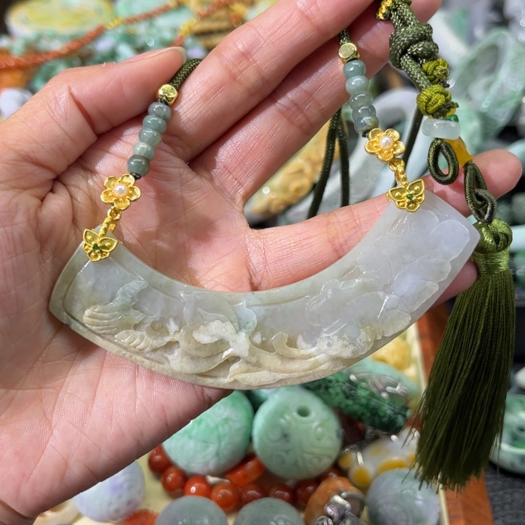 翡翠颈饰未镶嵌待编款