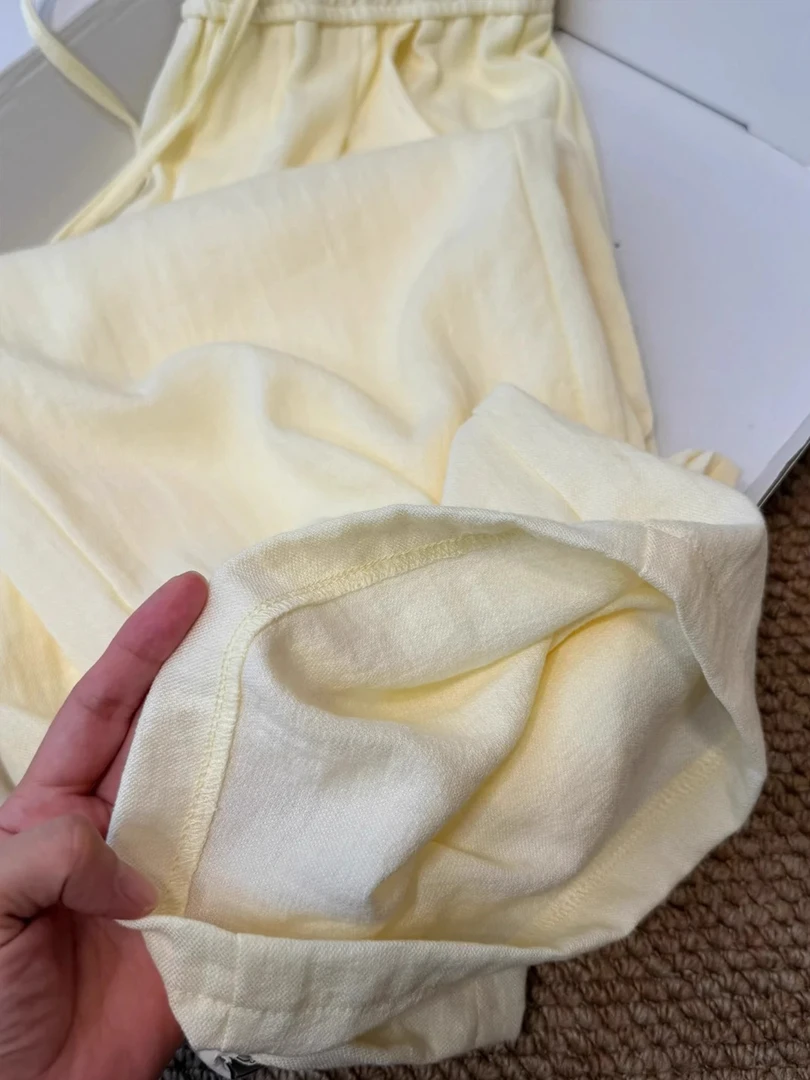 鹅黄色亚麻裤子女夏薄款2025新款宽松慵懒阔腿大码胖mm显瘦凉凉裤