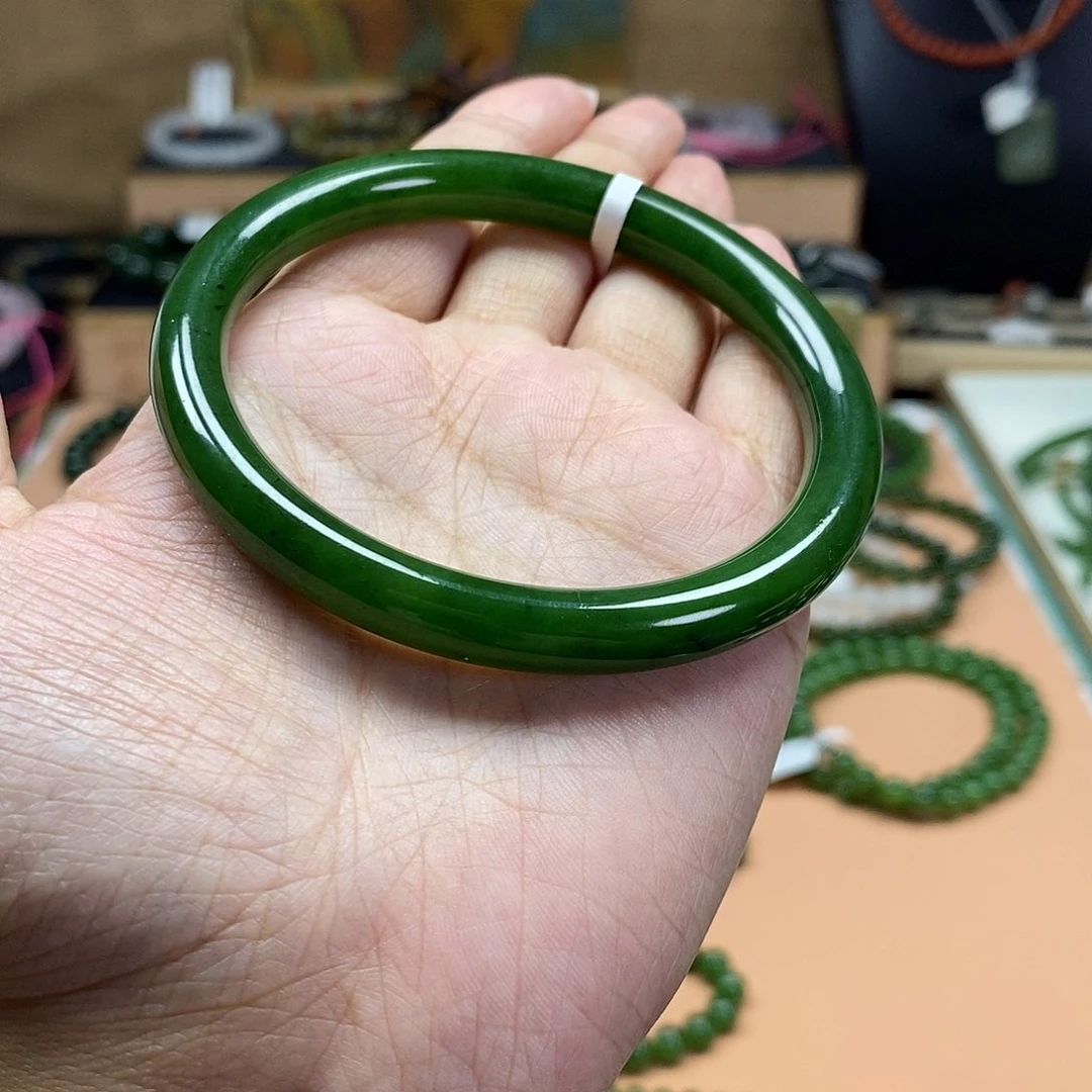 颈饰未镶嵌和田玉（碧玉）60