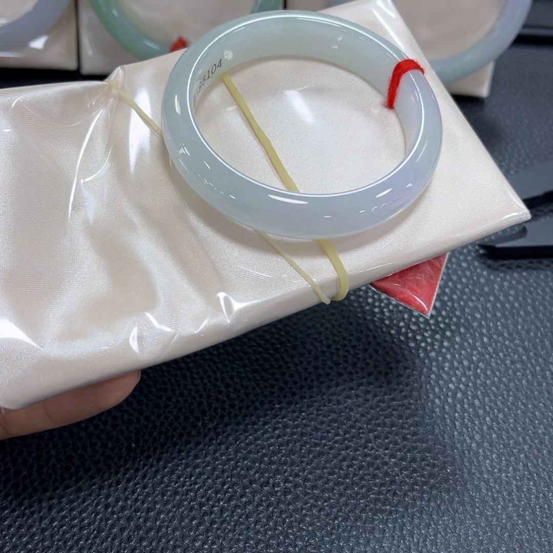 翡翠未镶嵌手镯手镯