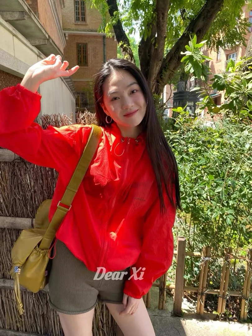 猫姐推荐｜宽松百搭运动风立领抽绳拉链轻薄透气防晒服冲锋衣外套