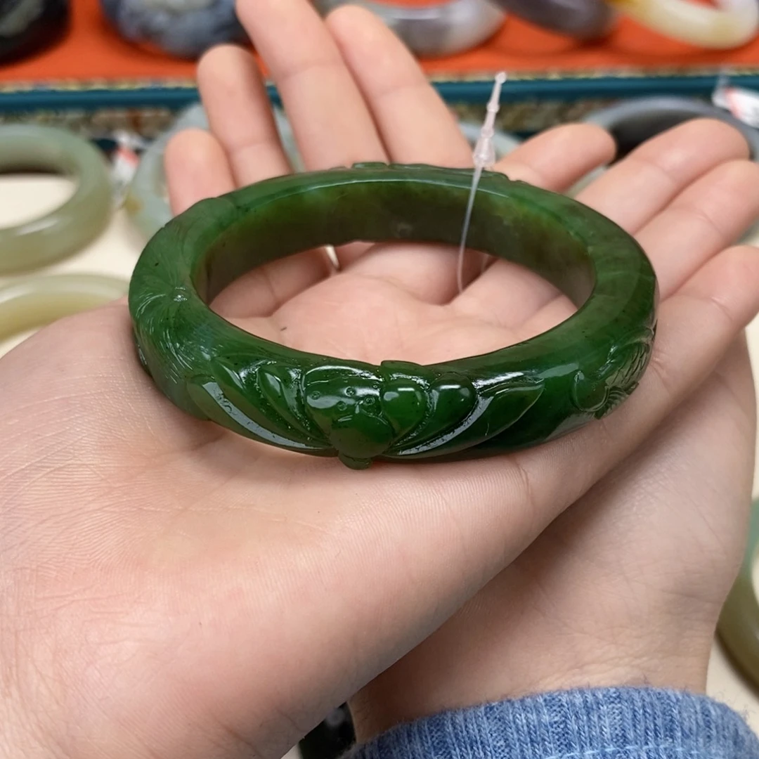 和田玉未镶嵌手镯   60