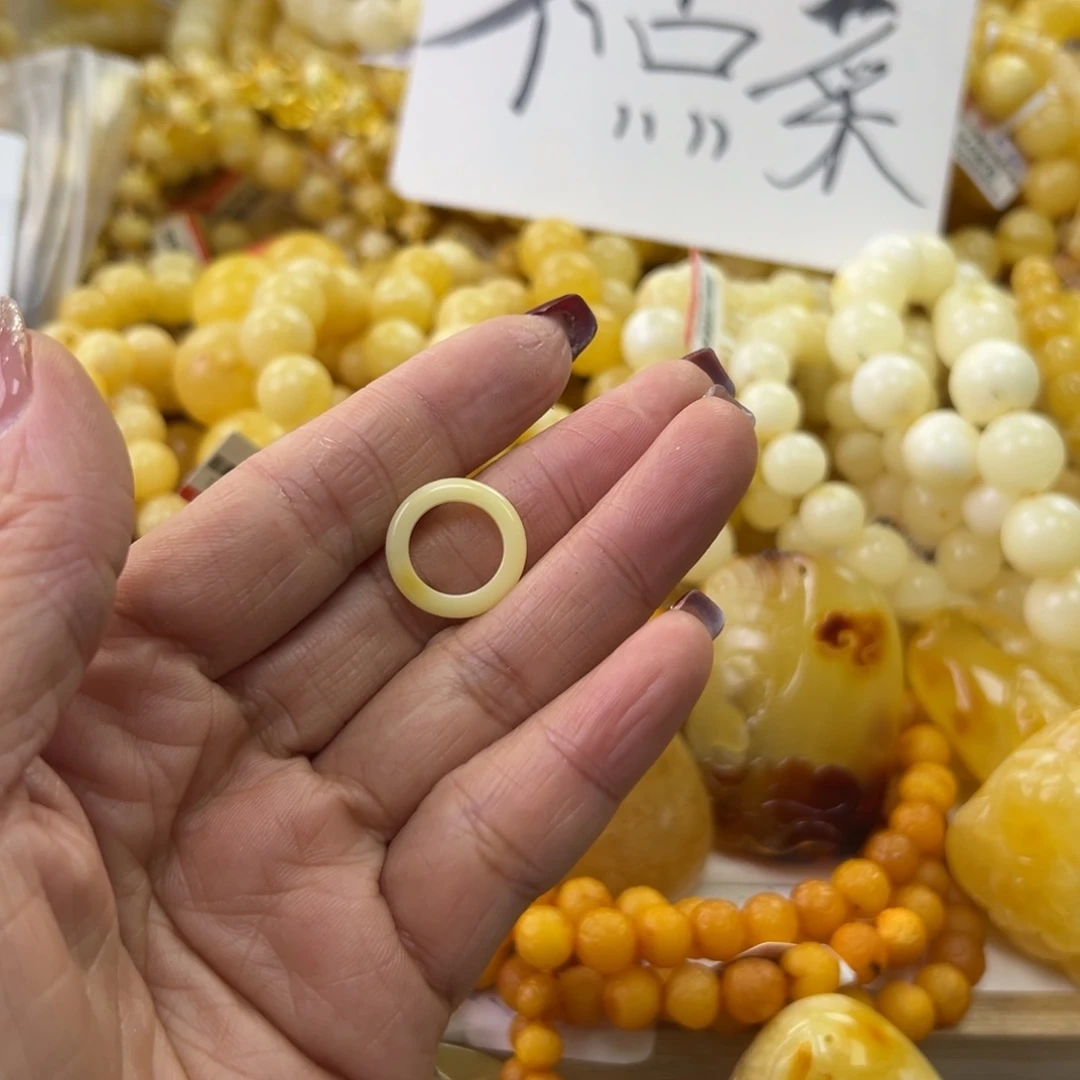 琥珀珠宝奇石未镶嵌