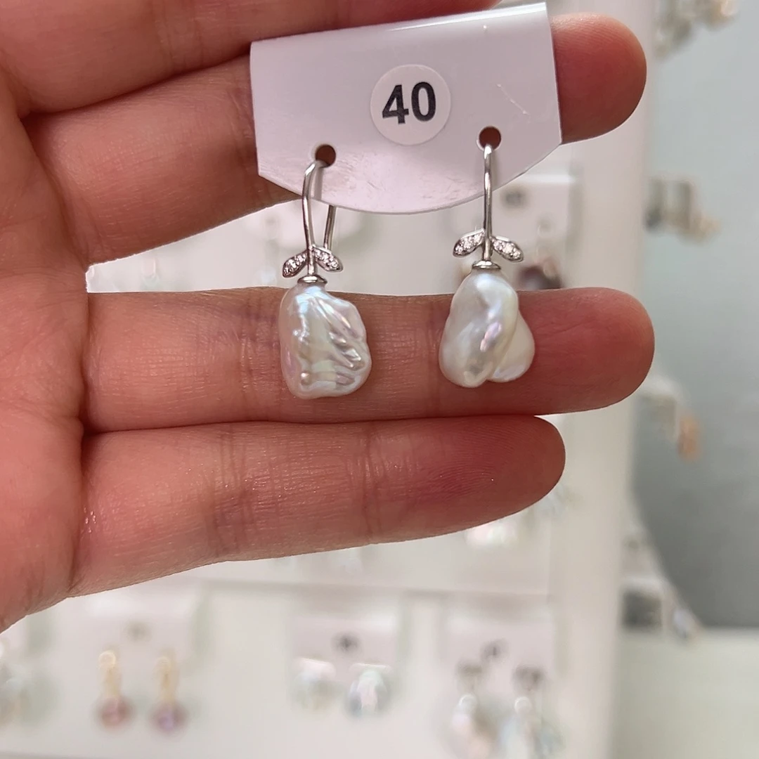 非金属巴洛克花瓣耳饰